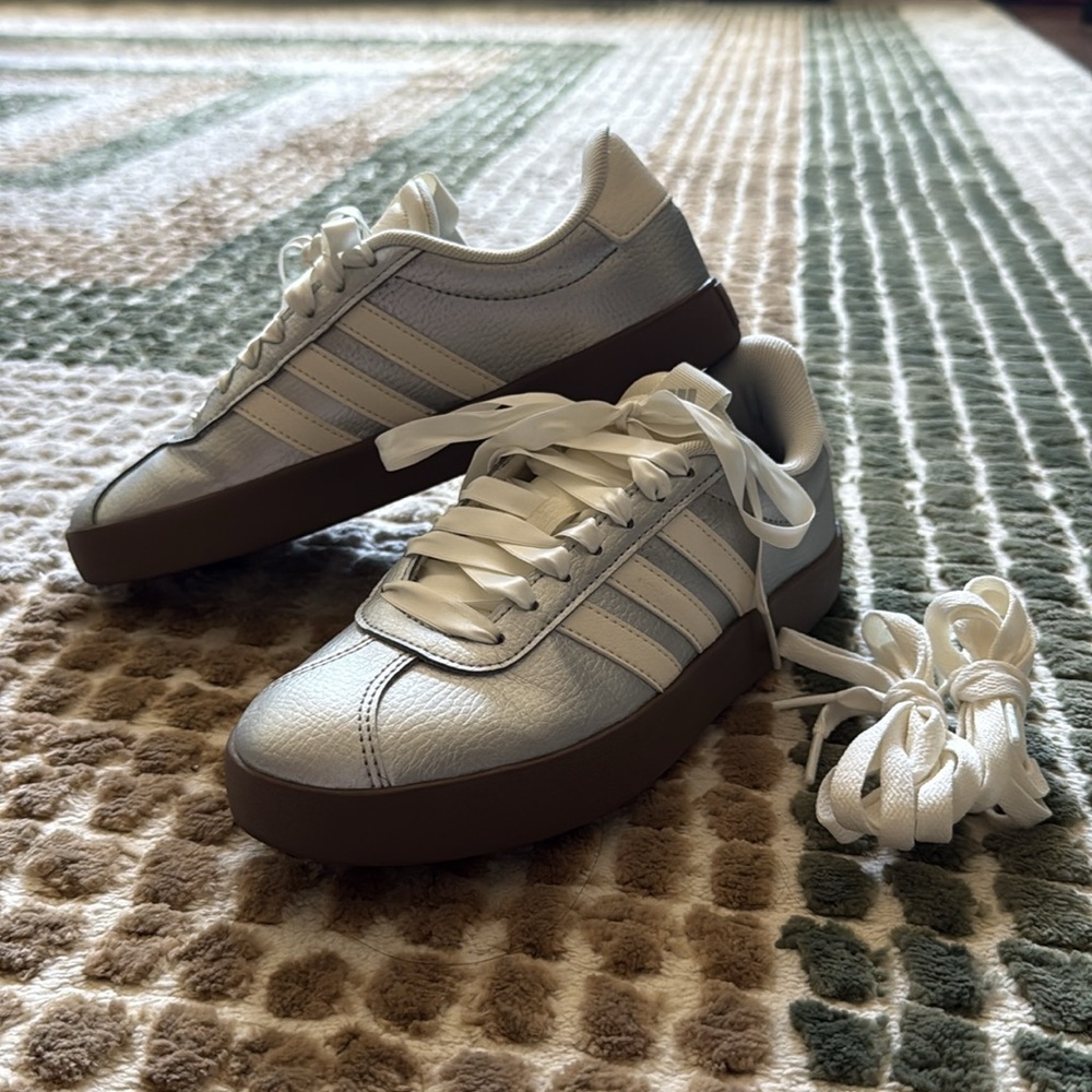 Adidas Womens Vl Court 3.0 Silver Fashion Sneaker Size 6 Medium (B, M) - Picture 3 of 15